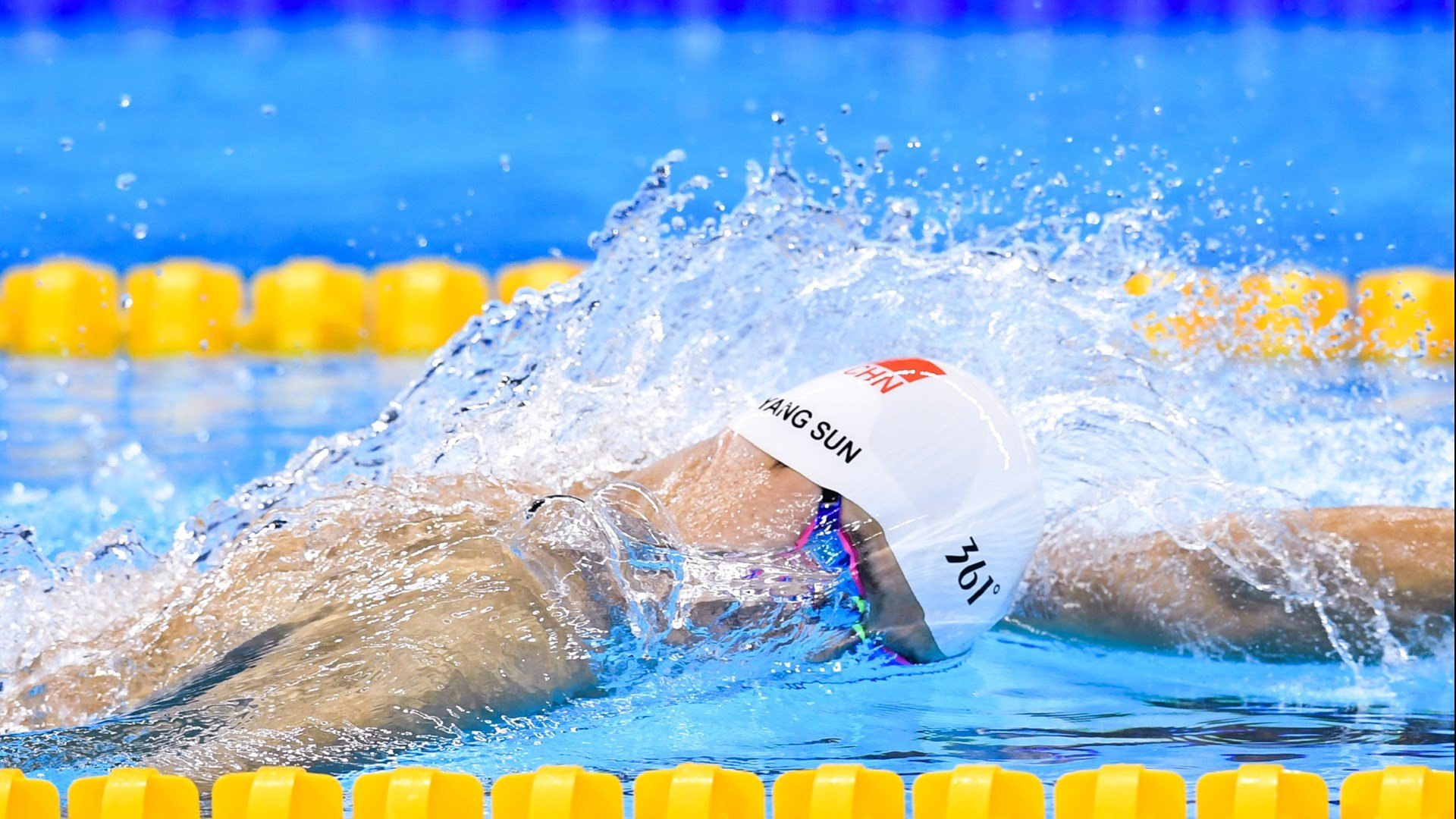 蝶泳名将张雨菲再创佳绩 破亚洲纪录夺冠